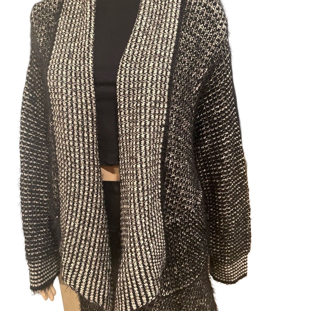 Beautiful Knit Cardigan ๐ - Picture 6 of 11